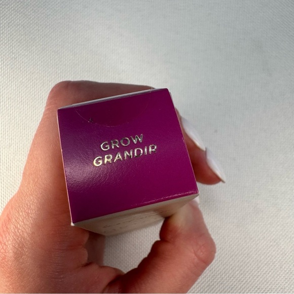 NWT Karuna Tinted Lip Oil - Grow - Picture 4 of 4